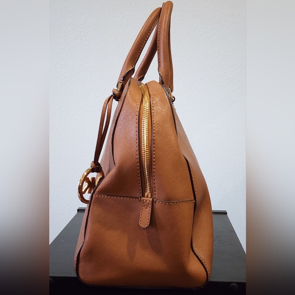 MICHAEL KORS | Cindy Dome Bag | Saffiano Leather | Peanut - Picture 5 of 12